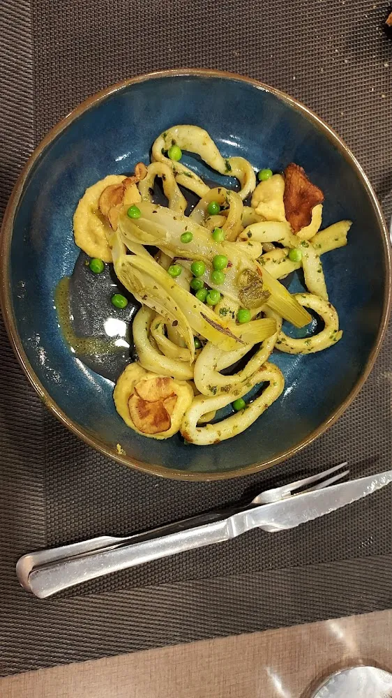 Encornets Crémeux Coco Blanc Fenouil Topinambour Beurre d'encre de Sèche